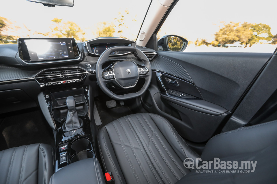 Peugeot 2008 P24 (2022) Interior