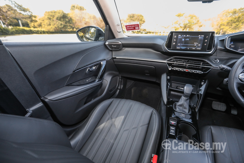 Peugeot 2008 P24 (2022) Interior