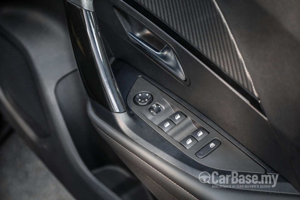 Peugeot 2008 P24 (2022) Interior