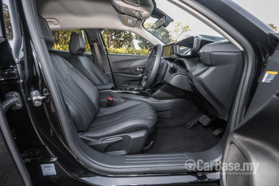 Peugeot 2008 P24 (2022) Interior