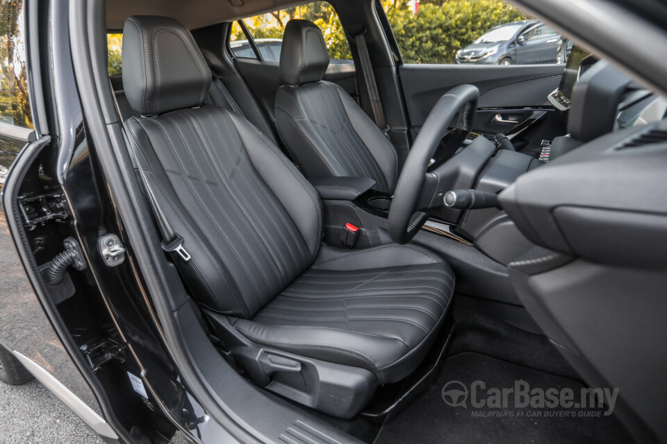 Peugeot 2008 P24 (2022) Interior