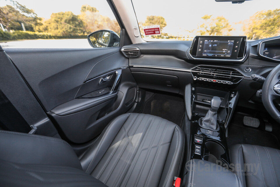 Peugeot 2008 P24 (2022) Interior