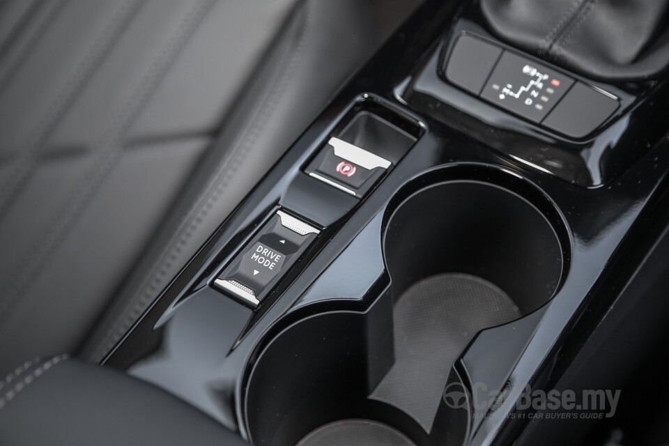 Peugeot 2008 P24 (2022) Interior