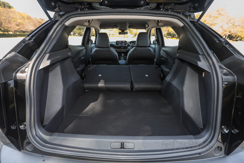Peugeot 2008 P24 (2022) Interior