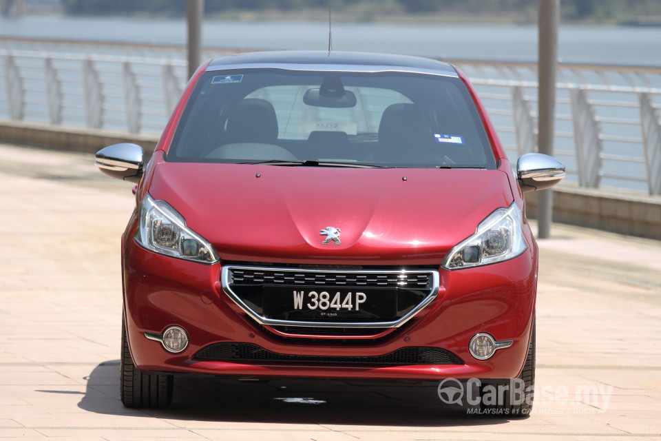 Peugeot 208 GTi Mk1 (2013) Exterior