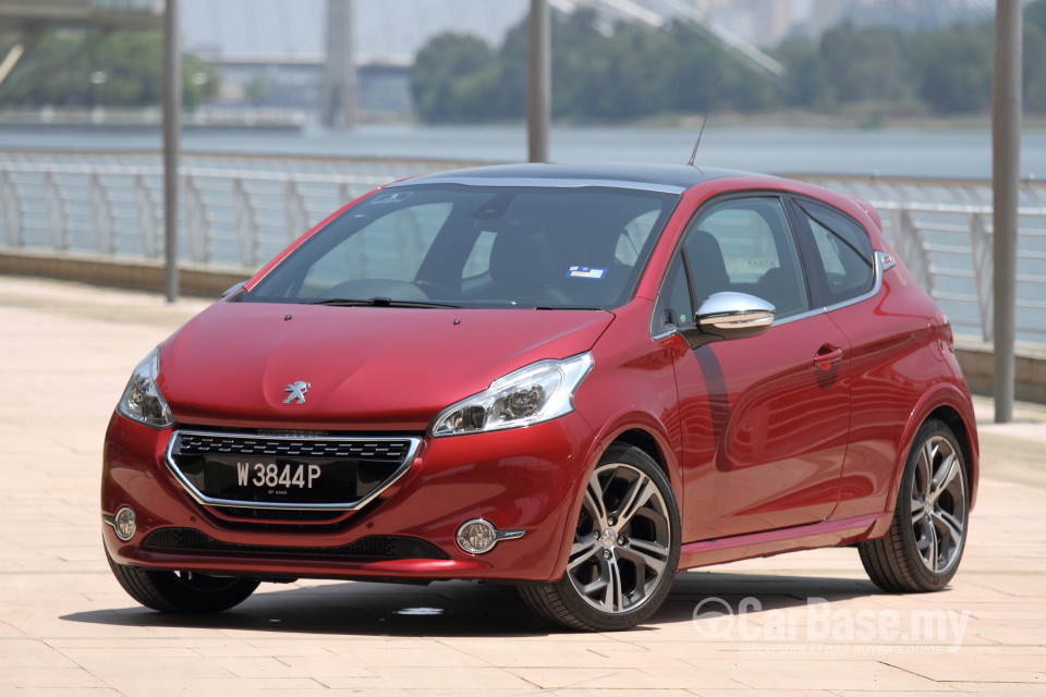 Peugeot 208 GTi Mk1 (2013) Exterior