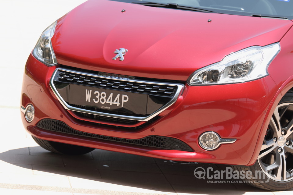 Peugeot 208 GTi Mk1 (2013) Exterior