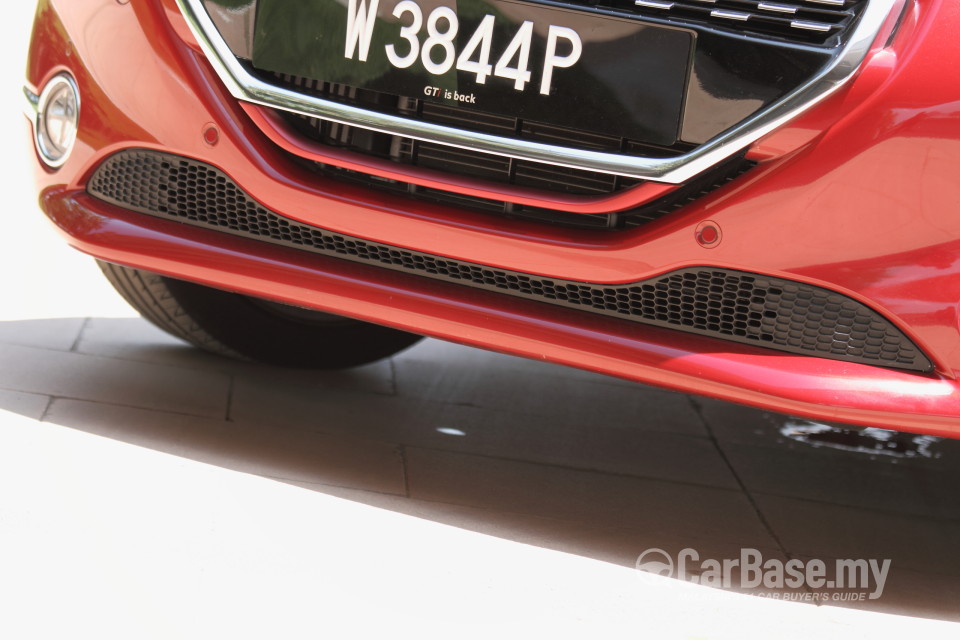 Peugeot 208 GTi Mk1 (2013) Exterior
