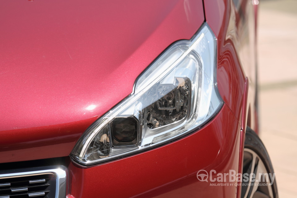 Peugeot 208 GTi Mk1 (2013) Exterior