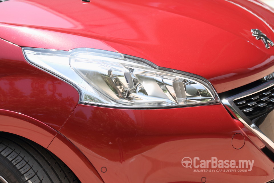 Peugeot 208 GTi Mk1 (2013) Exterior