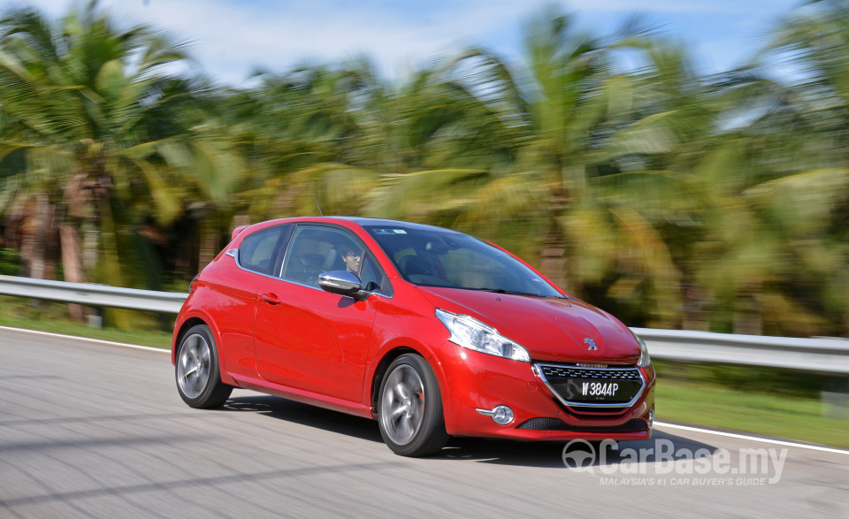 Peugeot 208 GTi Mk1 (2013) Exterior