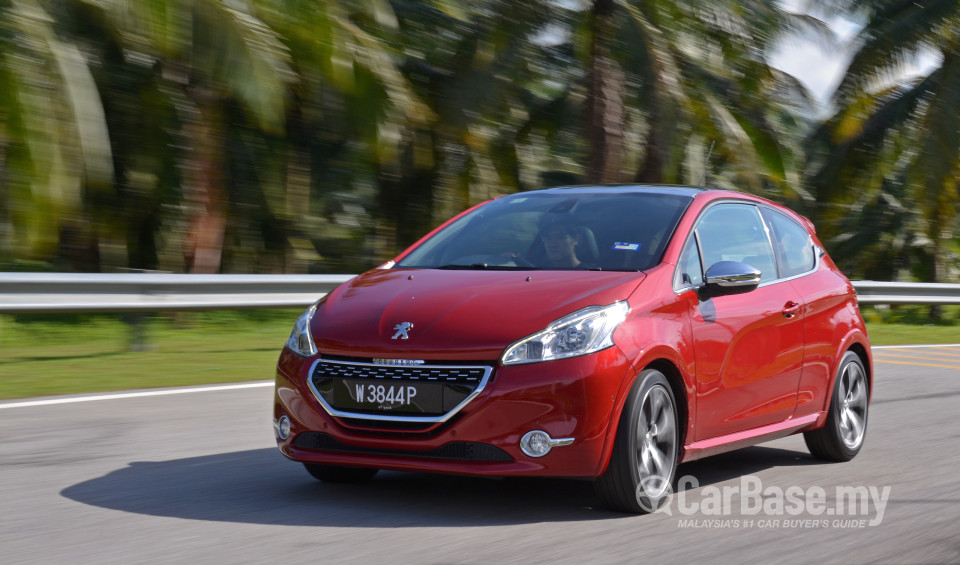 Peugeot 208 GTi Mk1 (2013) Exterior