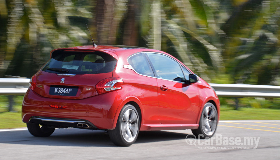 Peugeot 208 GTi Mk1 (2013) Exterior