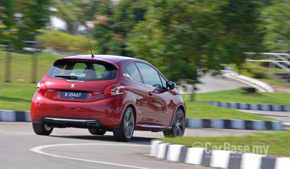 Peugeot 208 GTi Mk1 (2013) Exterior