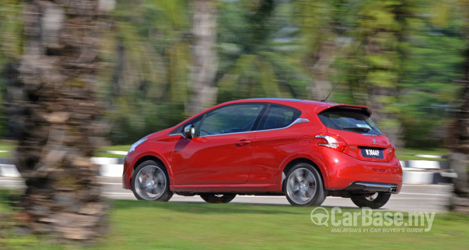 Peugeot 208 GTi Mk1 (2013) Exterior