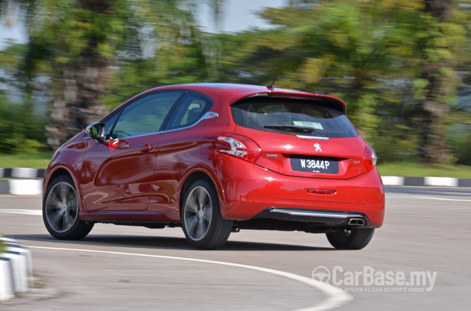 Peugeot 208 GTi Mk1 (2013) Exterior