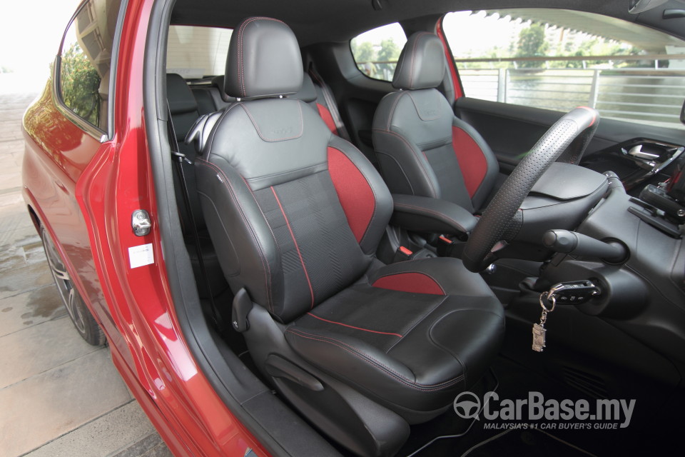 Peugeot 208 GTi Mk1 (2013) Interior