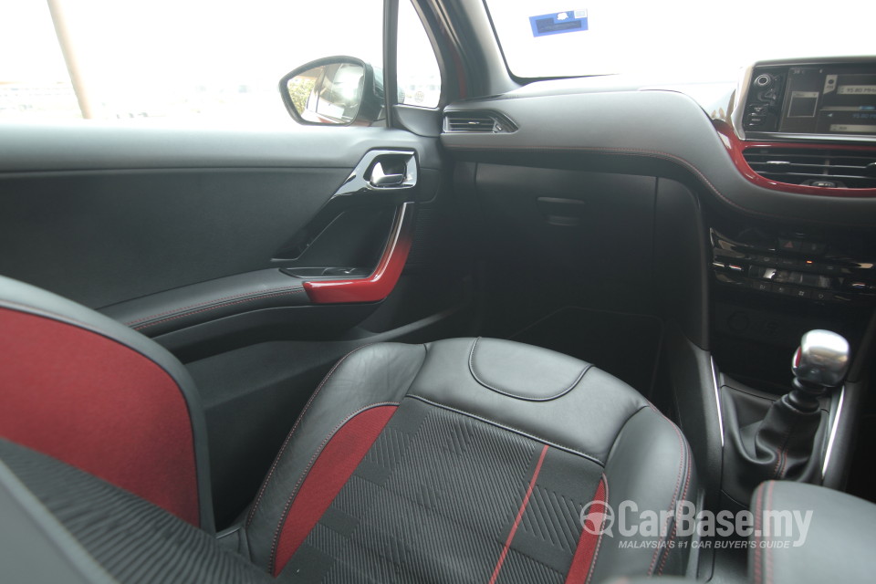 Peugeot 208 GTi Mk1 (2013) Interior