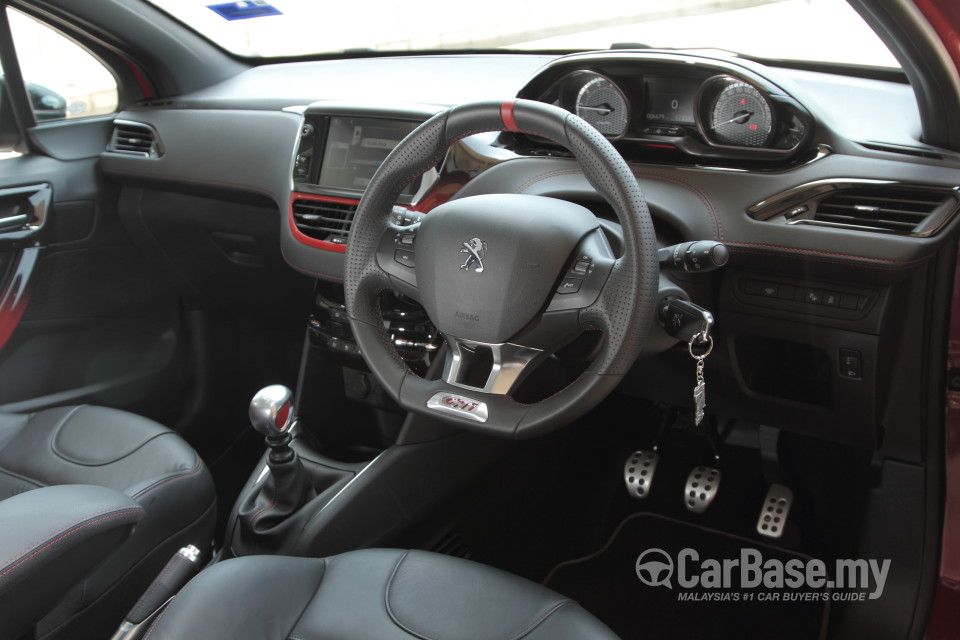 Peugeot 208 GTi Mk1 (2013) Interior