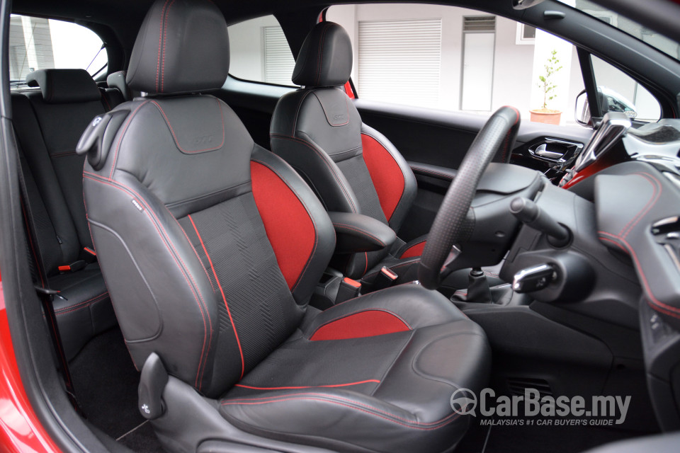 Peugeot 208 GTi Mk1 (2013) Interior