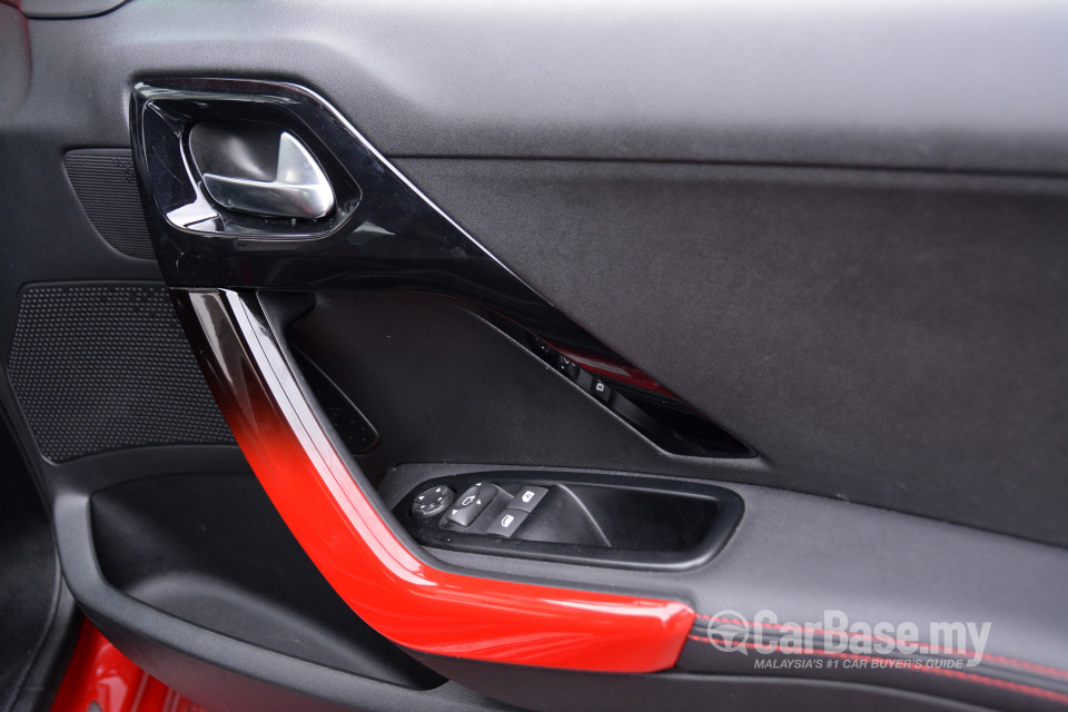 Peugeot 208 GTi Mk1 (2013) Interior