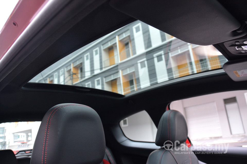 Peugeot 208 GTi Mk1 (2013) Interior