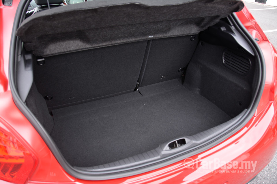 Peugeot 208 GTi Mk1 (2013) Interior