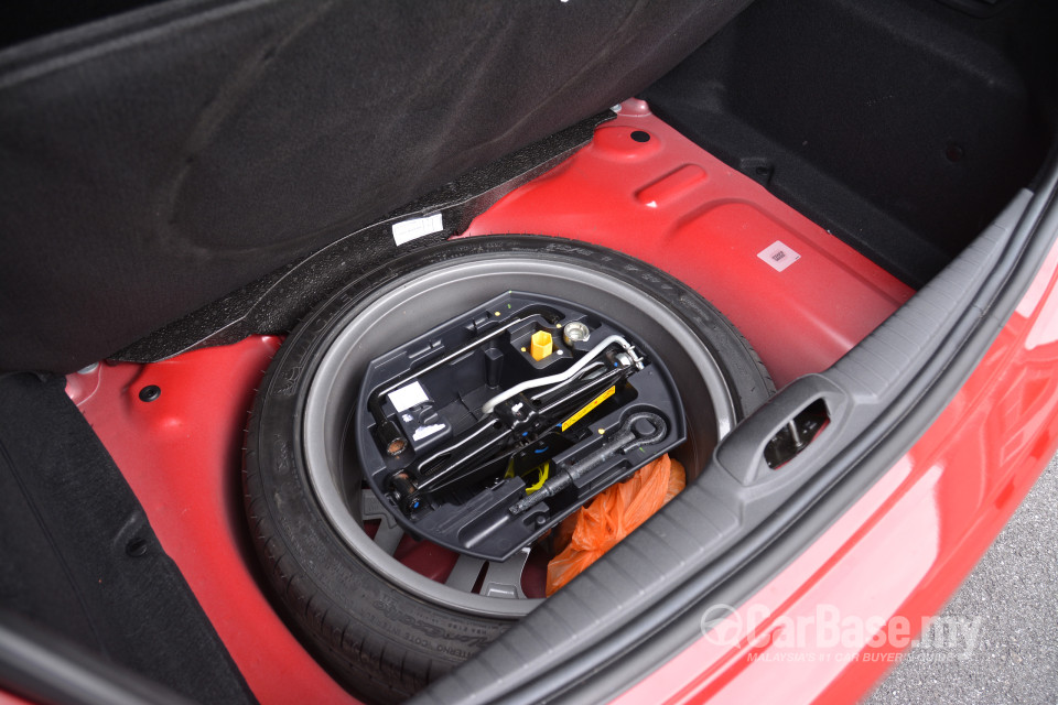 Peugeot 208 GTi Mk1 (2013) Interior