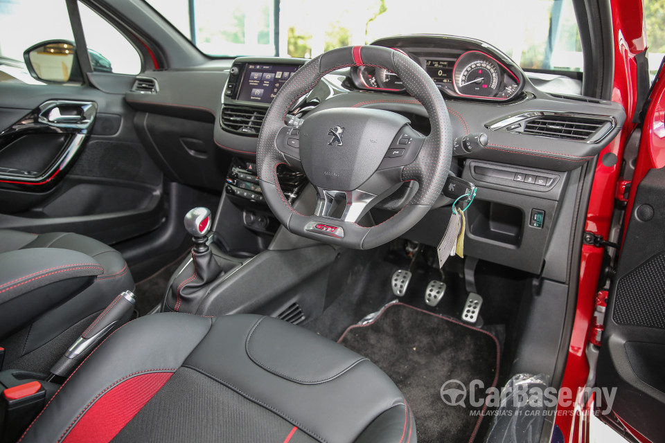 Peugeot 208 GTi Mk1 Facelift (2017) Interior
