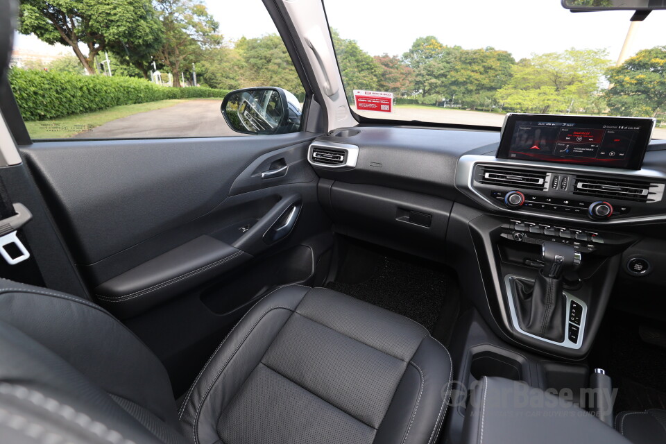 Peugeot Landtrek Mk1 (2023) Interior