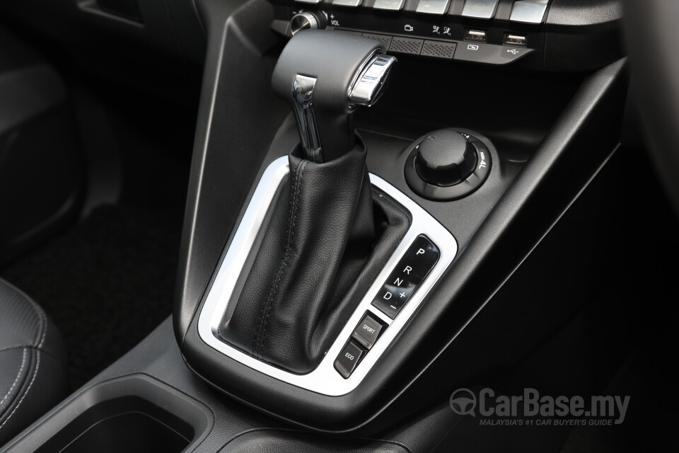 Peugeot Landtrek Mk1 (2023) Interior