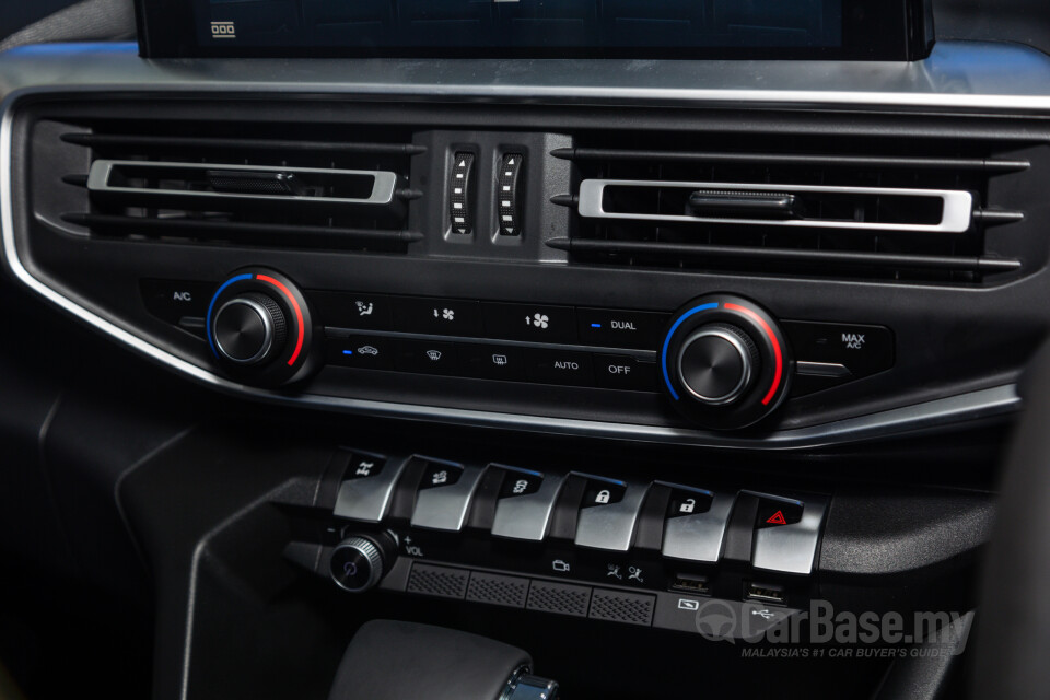 Peugeot Landtrek Mk1 (2023) Interior