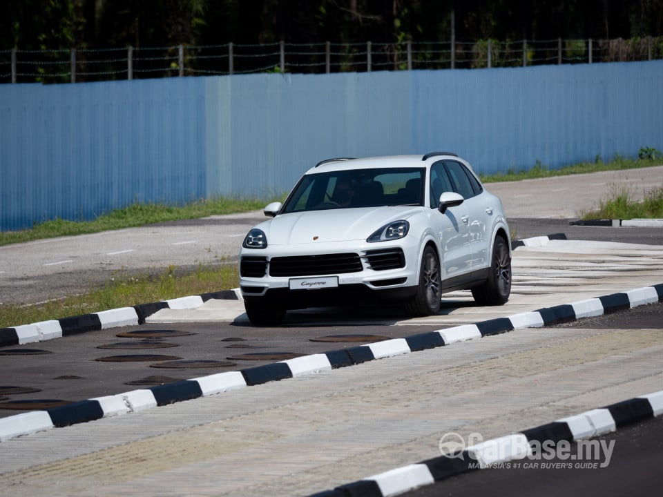 Porsche Cayenne 9Y0 (2022) Exterior