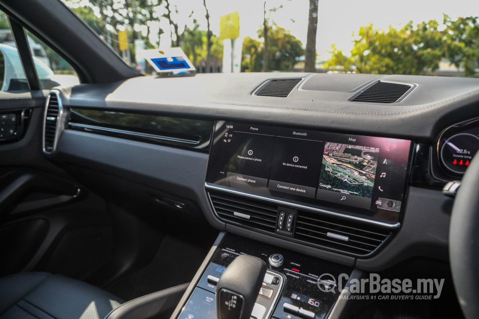 Porsche Cayenne 9Y0 (2022) Interior