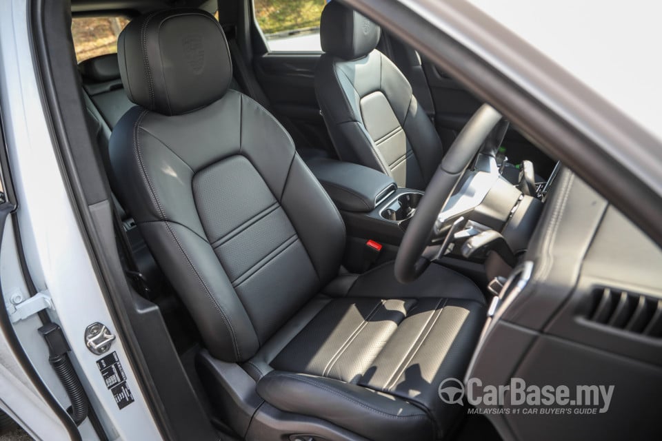 Porsche Cayenne 9Y0 (2022) Interior