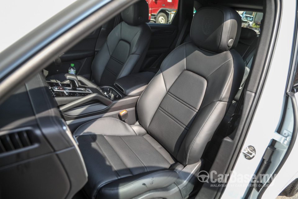 Porsche Cayenne 9Y0 (2022) Interior