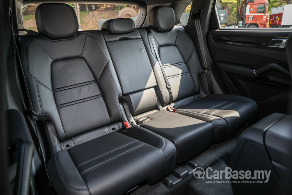 Porsche Cayenne 9Y0 (2022) Interior