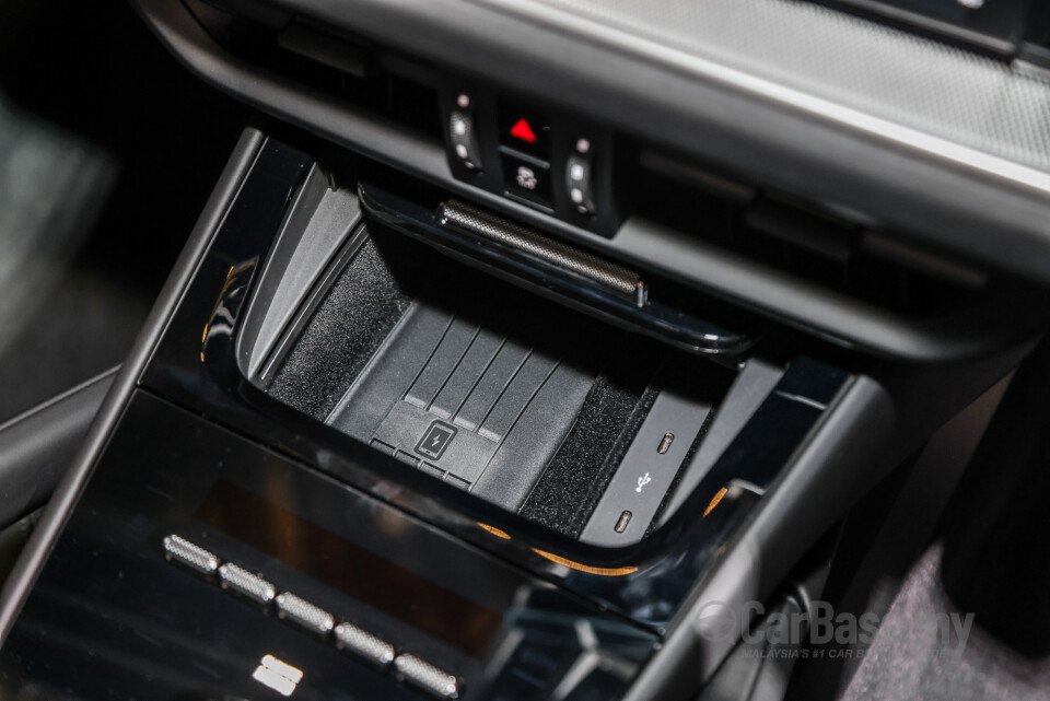 Porsche Cayenne 9Y0 Faceift (2023) Interior