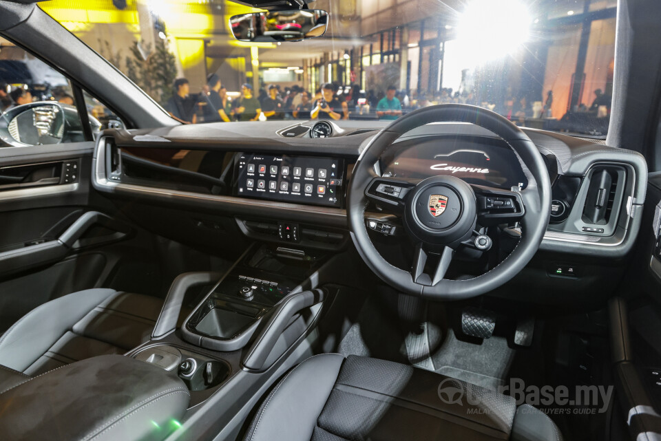 Porsche Cayenne 9Y0 Faceift (2023) Interior