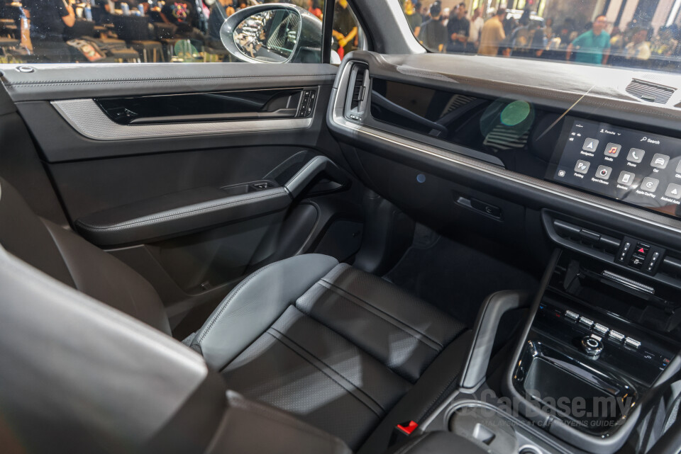 Porsche Cayenne 9Y0 Faceift (2023) Interior