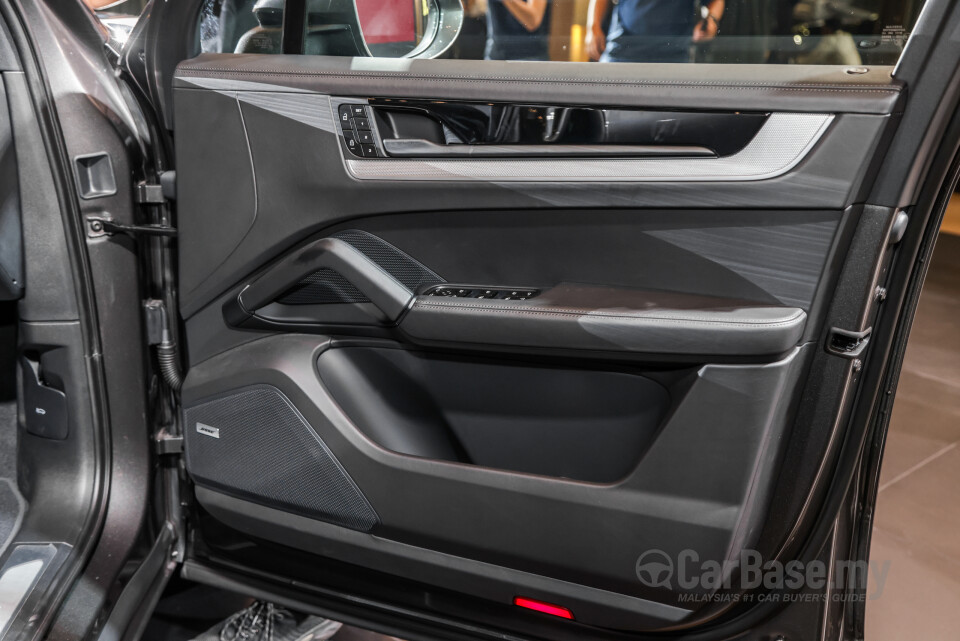 Porsche Cayenne 9Y0 Faceift (2023) Interior