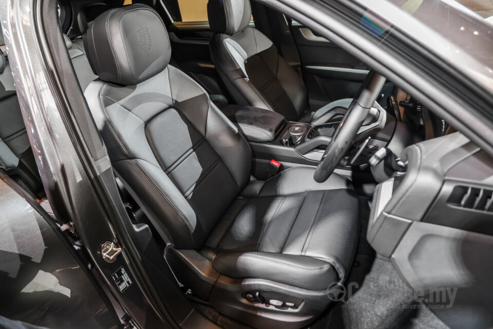 Porsche Cayenne 9Y0 Faceift (2023) Interior