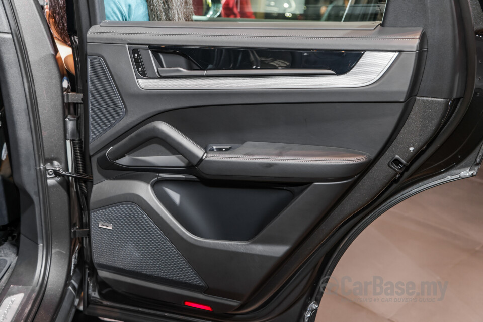 Porsche Cayenne 9Y0 Faceift (2023) Interior