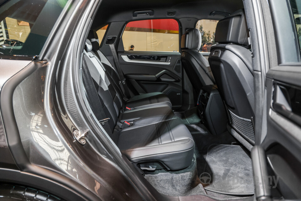 Porsche Cayenne 9Y0 Faceift (2023) Interior