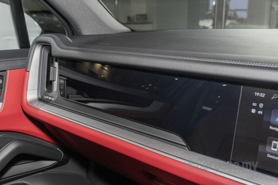 Porsche Cayenne 9Y0 Faceift (2023) Interior