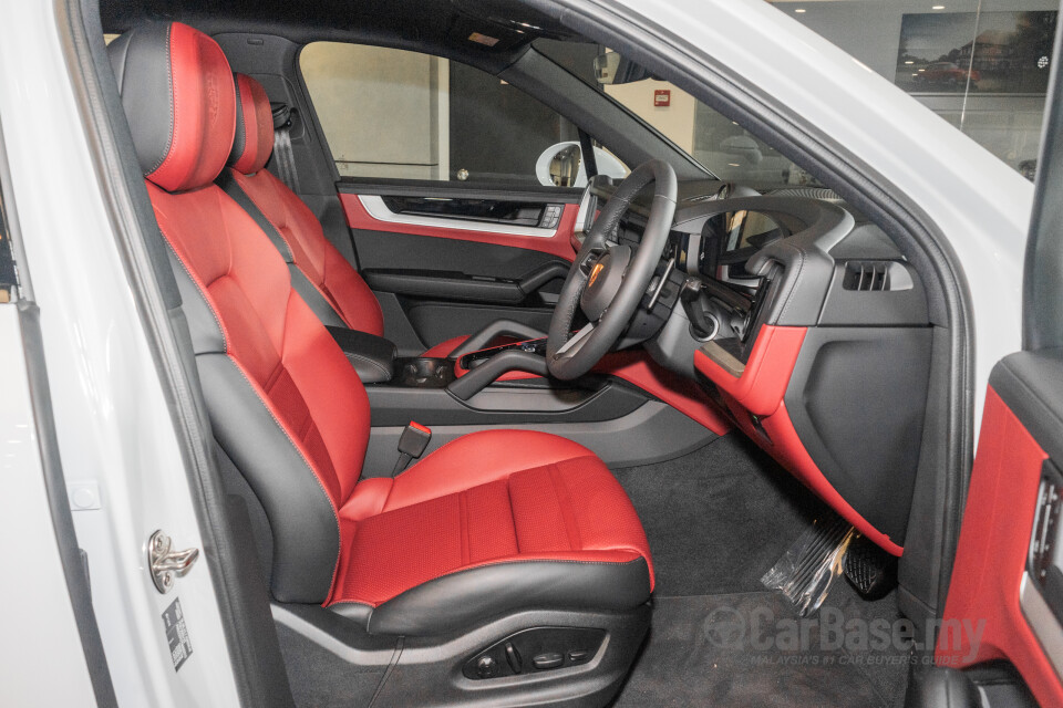 Porsche Cayenne 9Y0 Faceift (2023) Interior