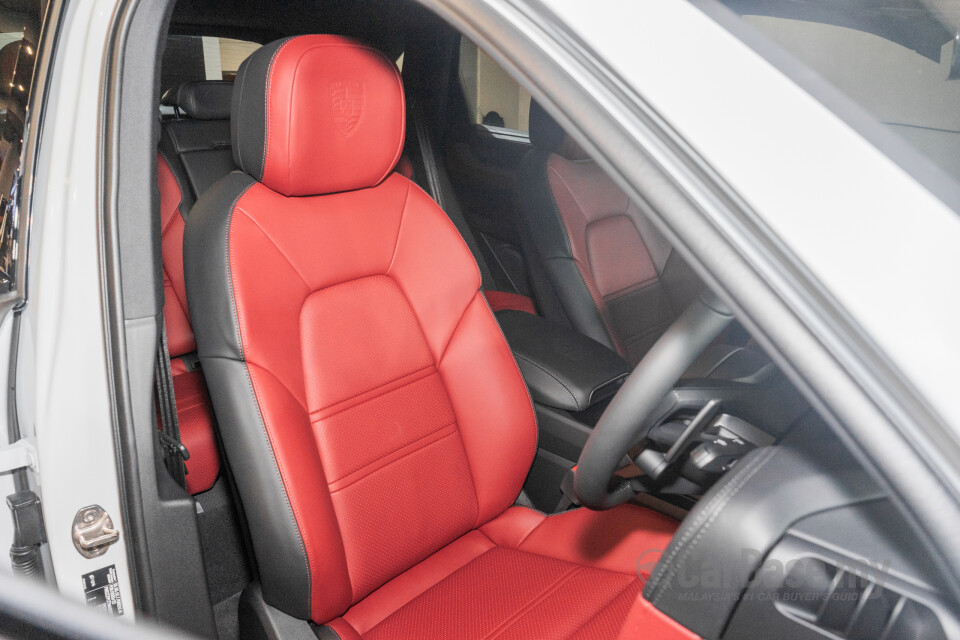 Porsche Cayenne 9Y0 Faceift (2023) Interior