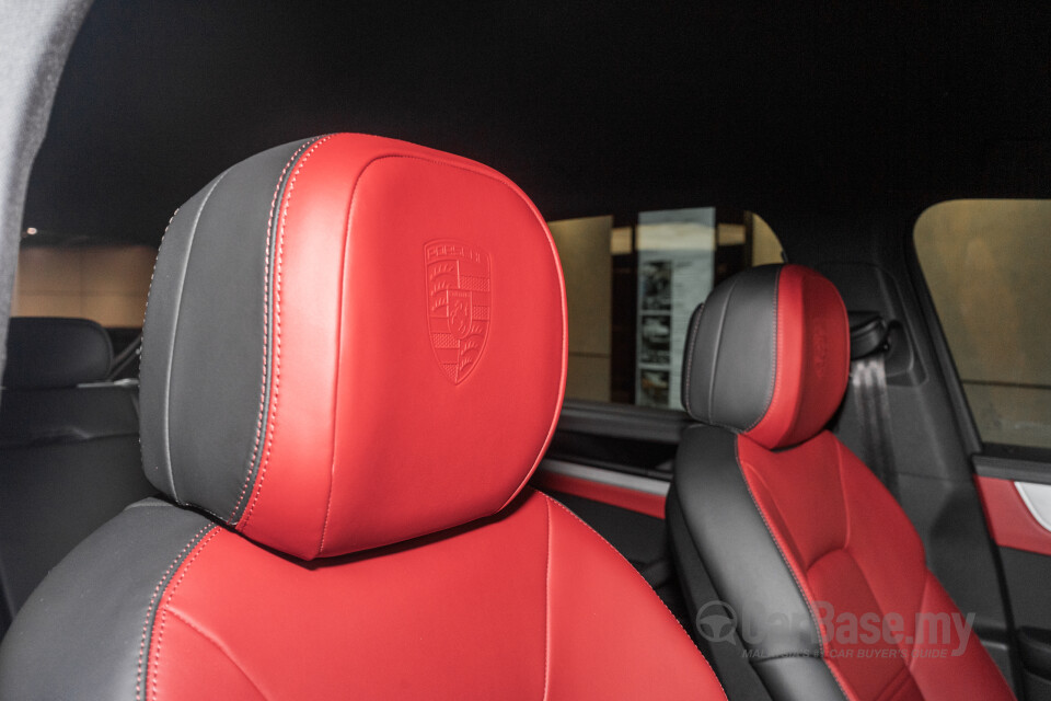 Porsche Cayenne 9Y0 Faceift (2023) Interior