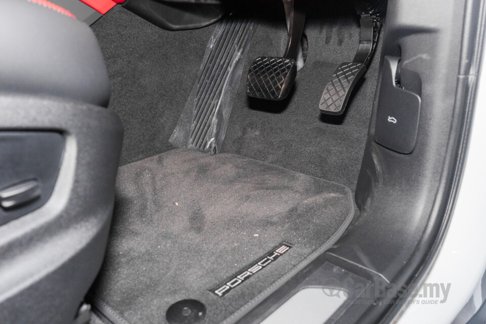Porsche Cayenne 9Y0 Faceift (2023) Interior