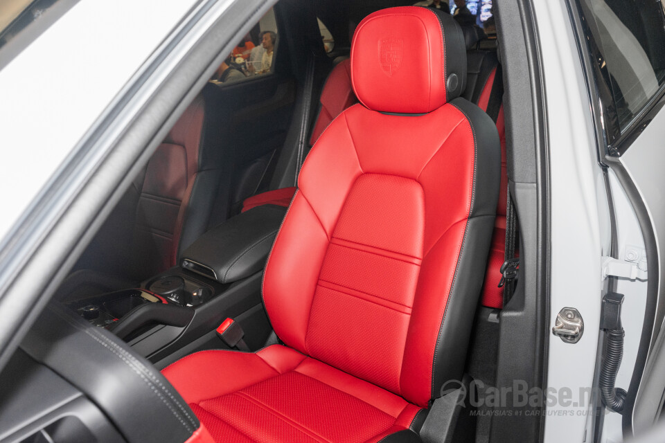 Porsche Cayenne 9Y0 Faceift (2023) Interior